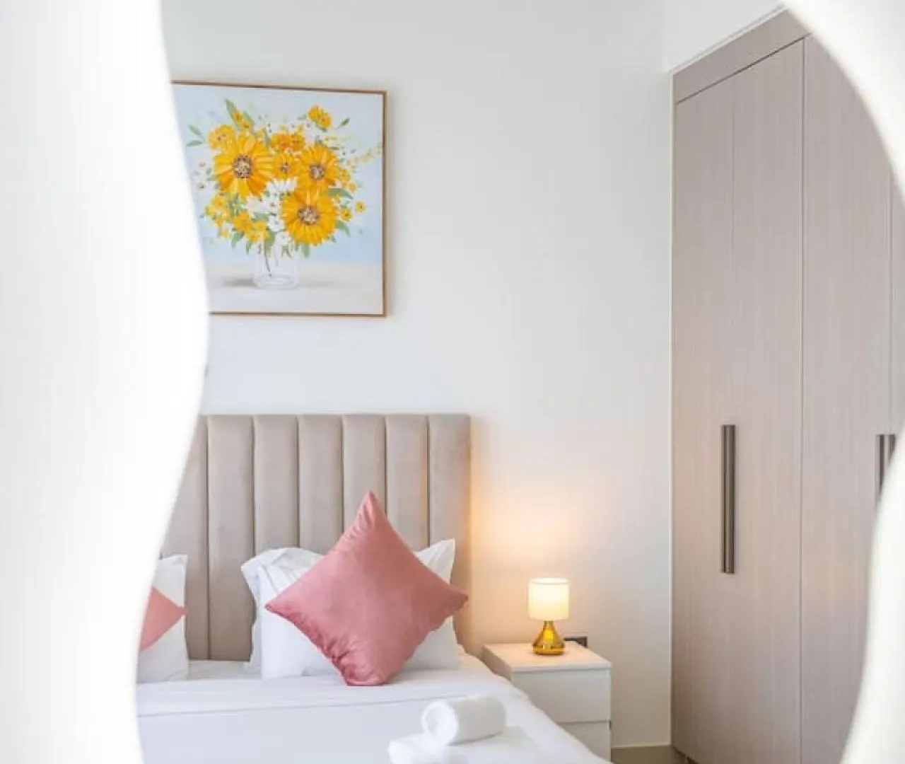 Downtown Escape 2Bedroom Apartment 4 Guests Dubai