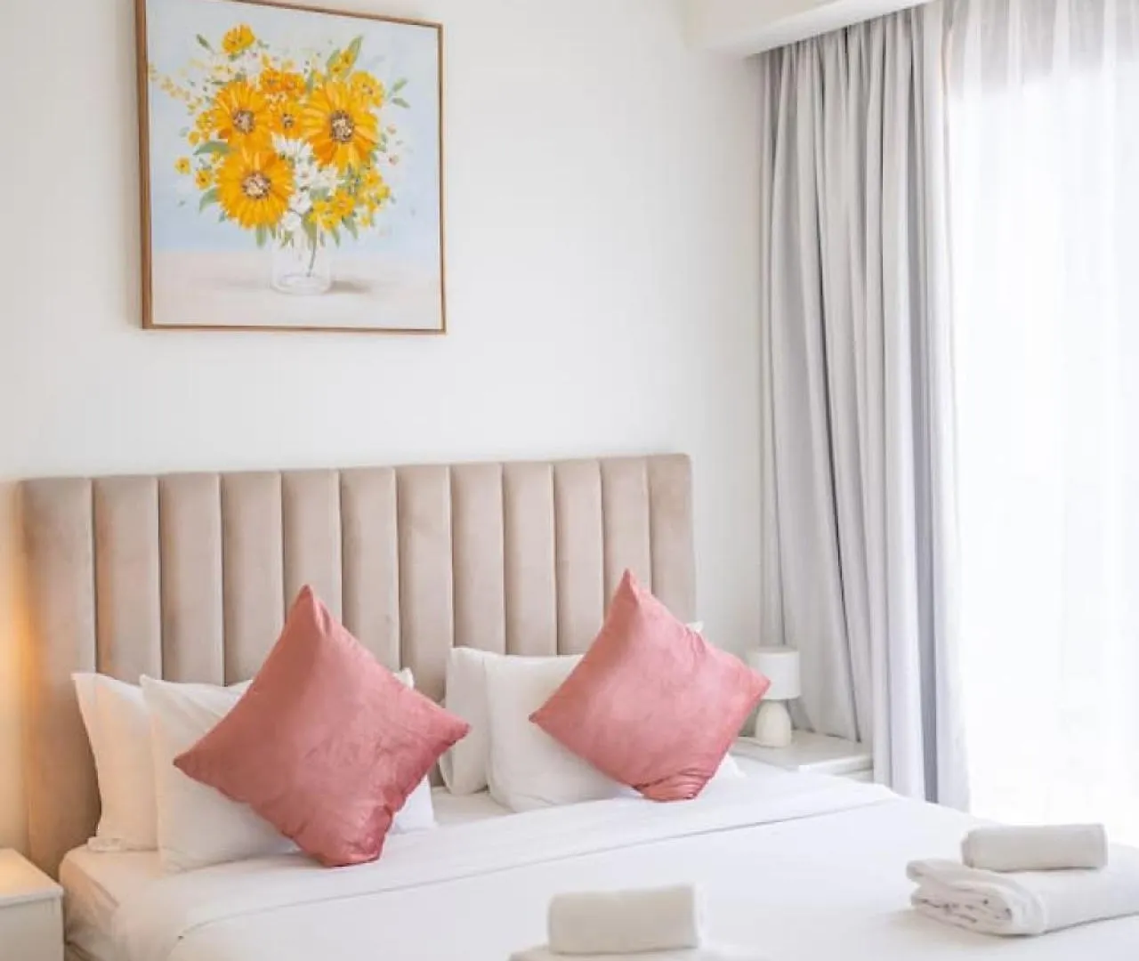 Downtown Escape 2Bedroom Apartment 4 Guests Dubai